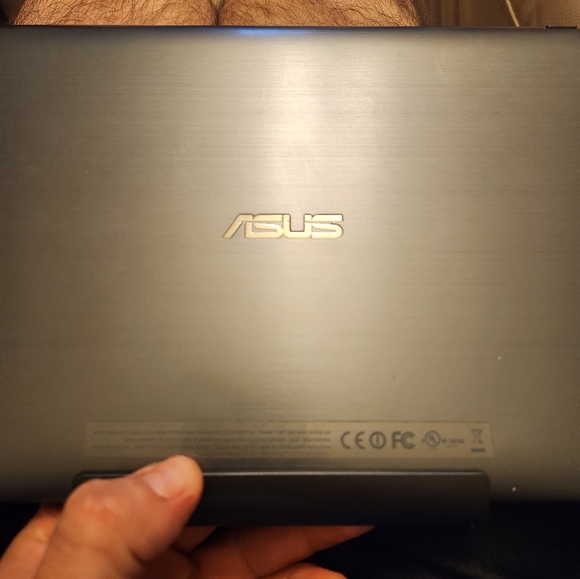 Laptop great for students - Picture 2 of 3